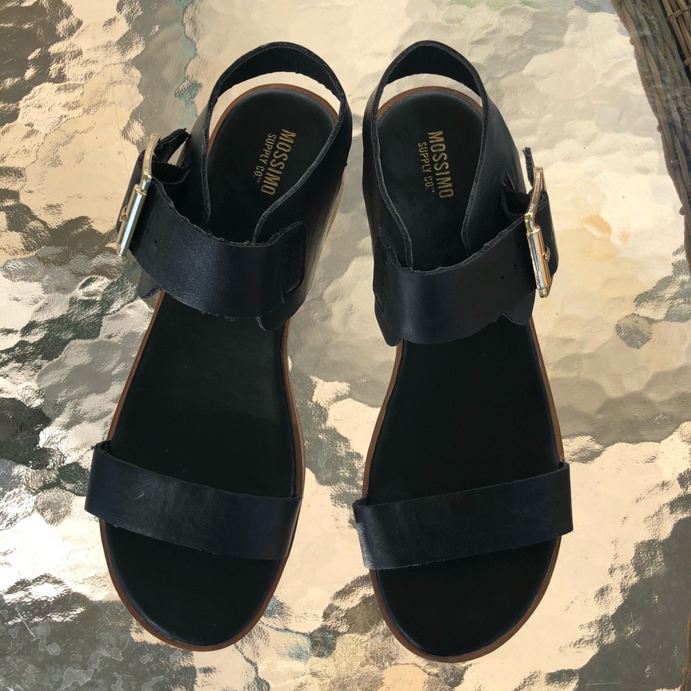 Women Mossimo Sandals.
